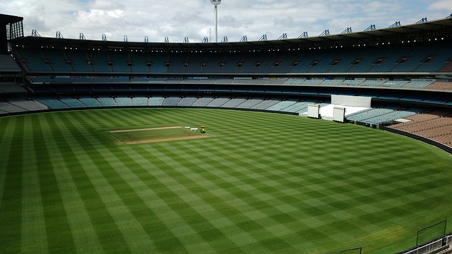 對於外界批 對於外界批